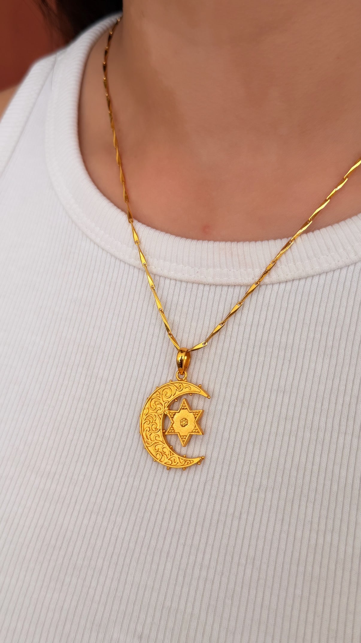 Chaandni Raat Pendant (With Chain)