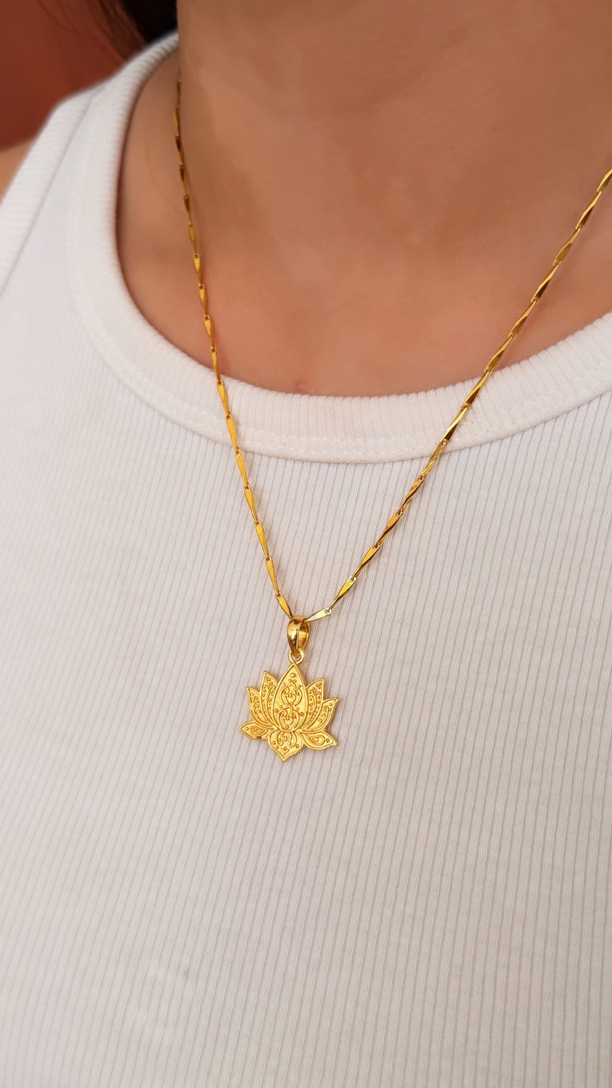 Lotus Pendant (With Chain)