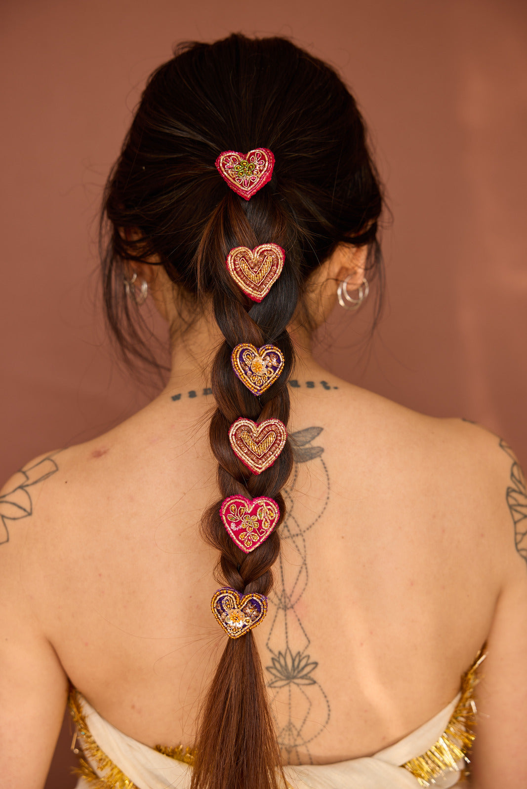 
                  
                    Rangeen Heart Clips (Set of 6)
                  
                