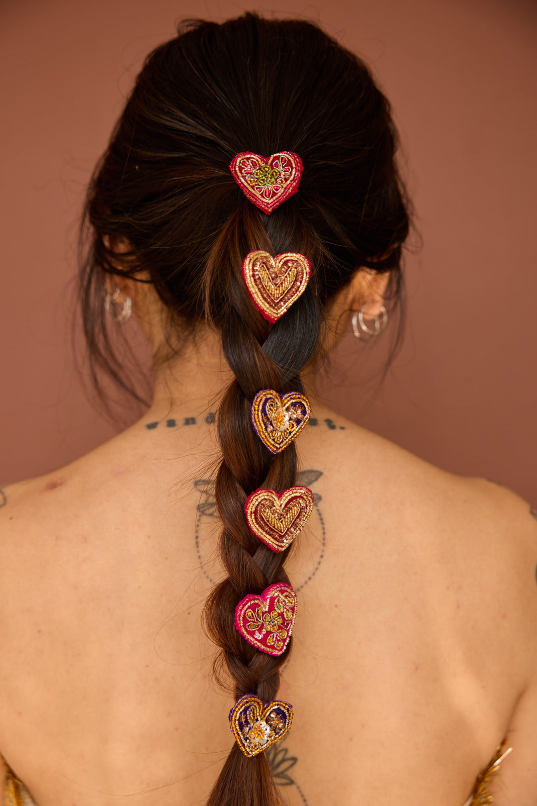 
                  
                    Rangeen Heart Clips (Set of 6)
                  
                