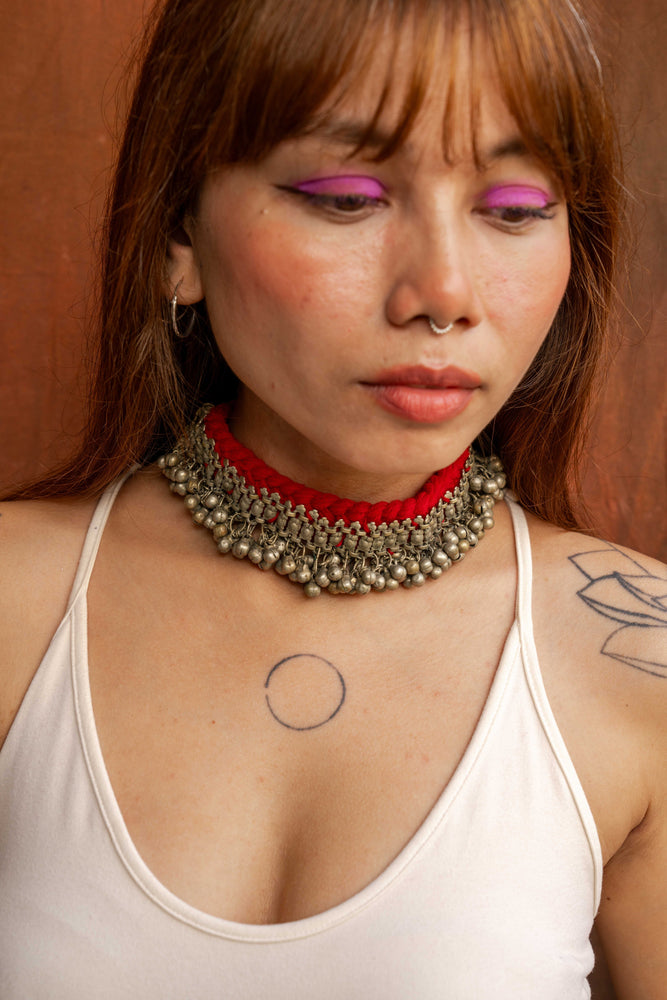 
                  
                    Paajeb Choker
                  
                