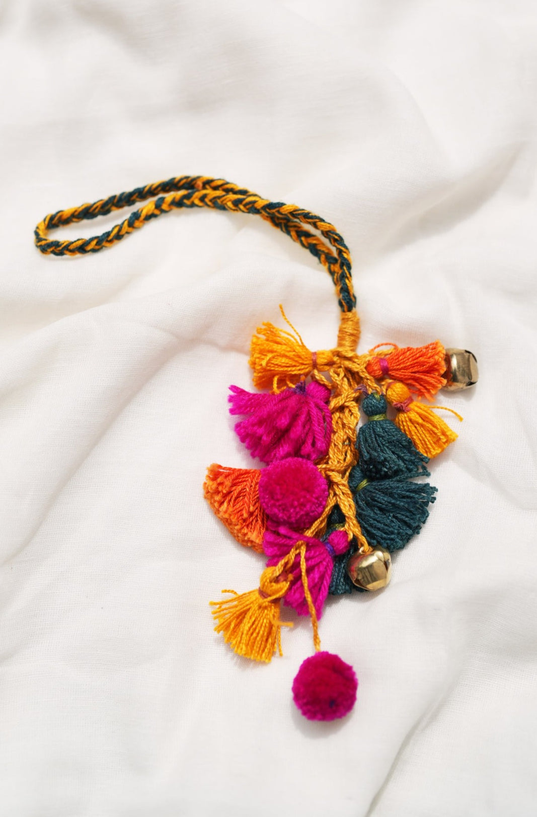 
                  
                    Nakhrewali lumba rakhi
                  
                