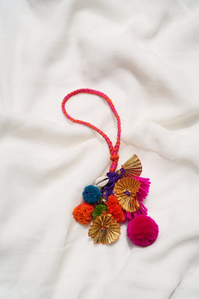 
                  
                    Khatta meetha pyar lumba rakhi
                  
                