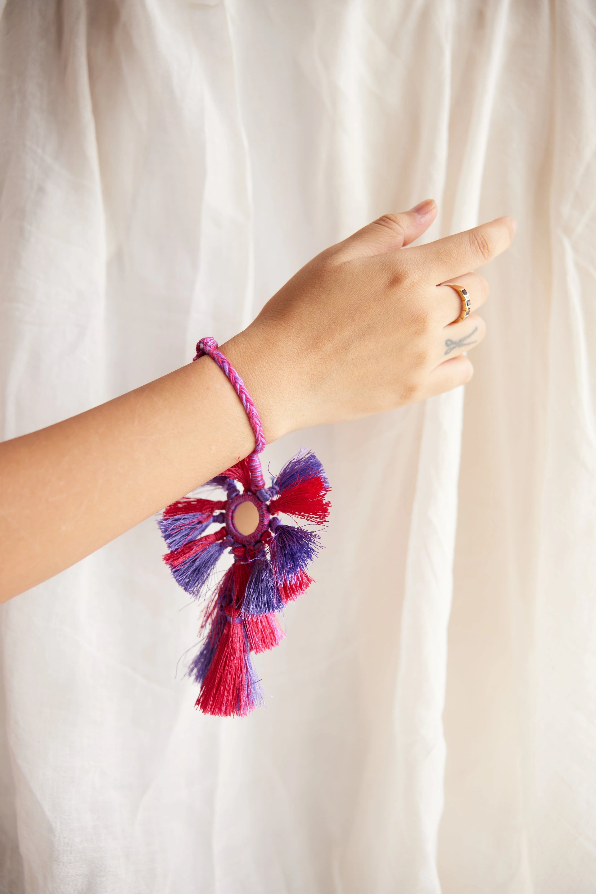 Saraha Lumba Rakhi