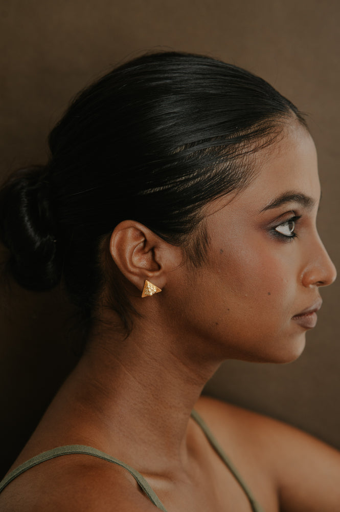 
                  
                    Majnu Earring
                  
                