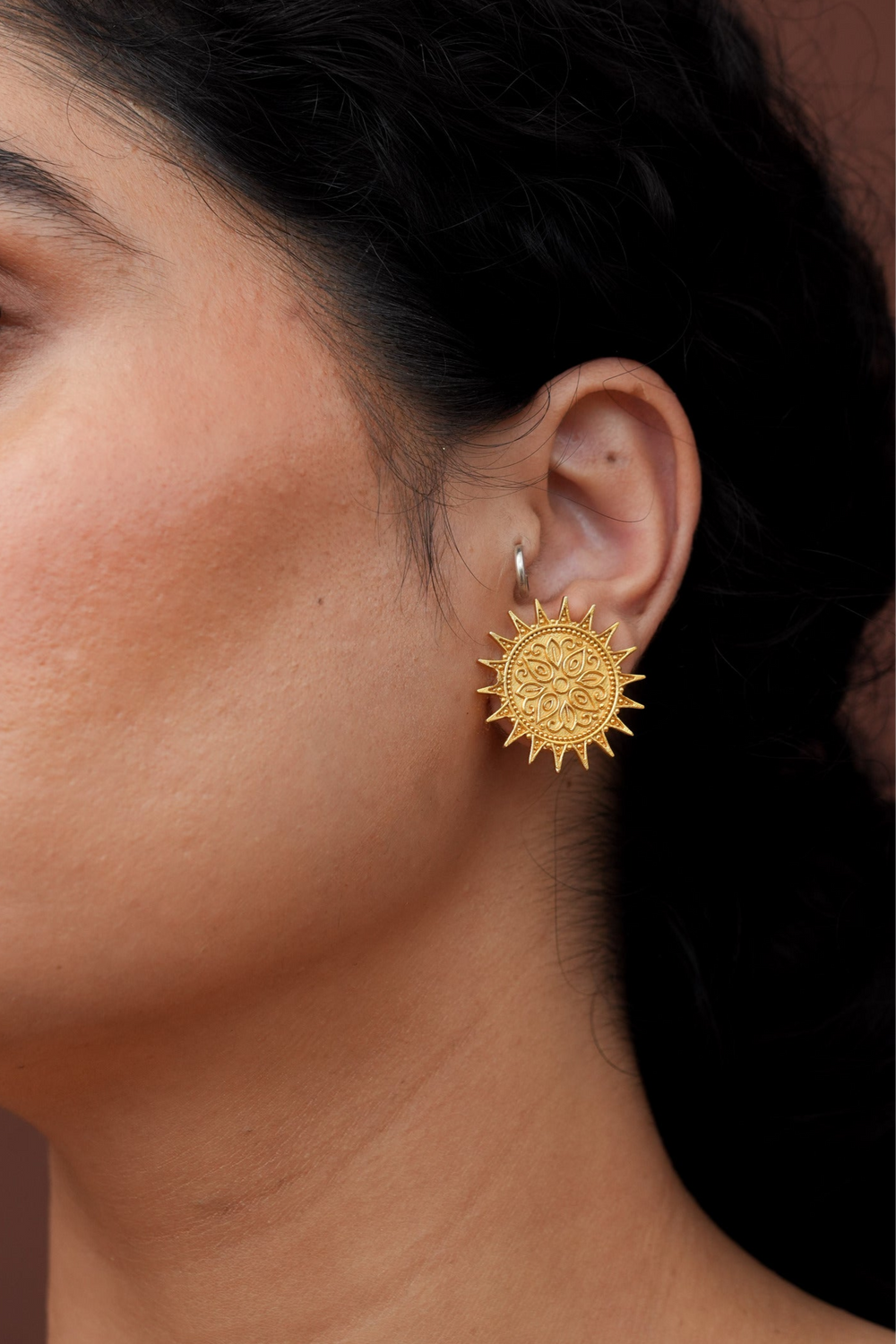 Din Raat Studs