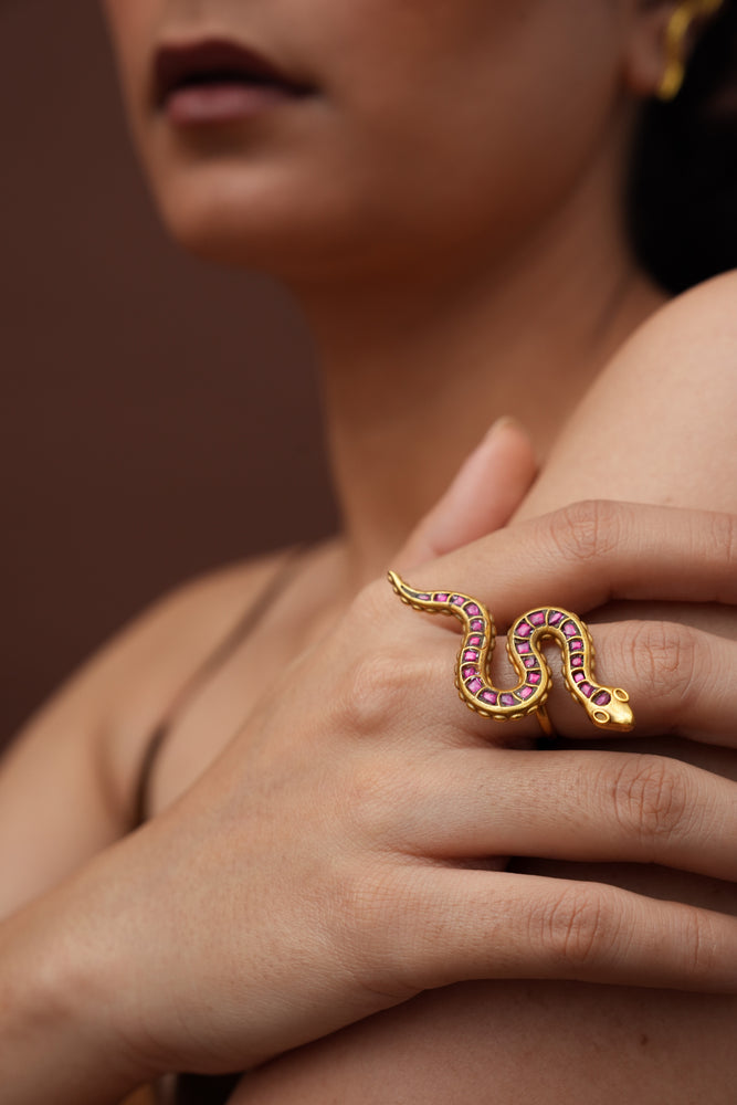 
                  
                    Naga Ring
                  
                