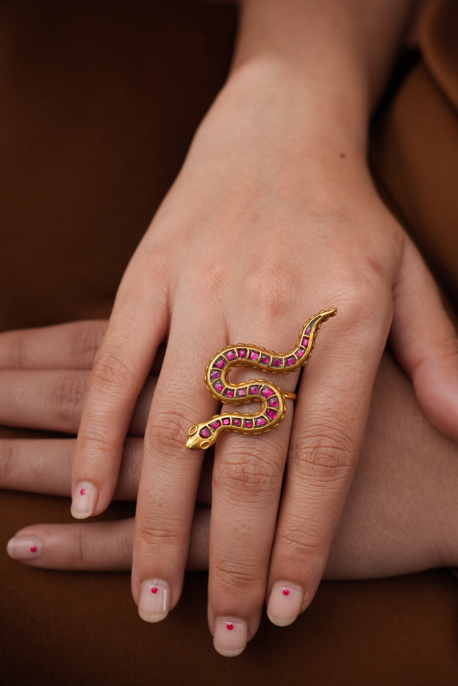 
                  
                    Naga Ring
                  
                