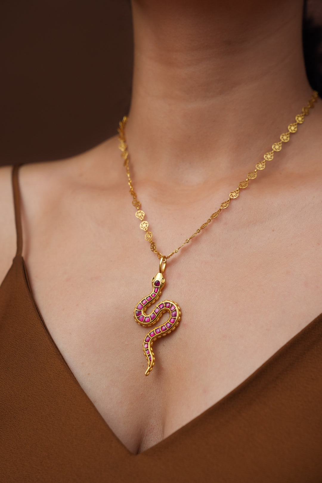
                  
                    Ila Chain
                  
                