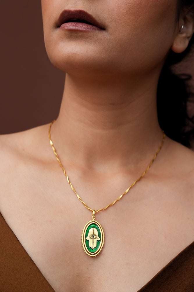 
                  
                    Noorie Chain
                  
                