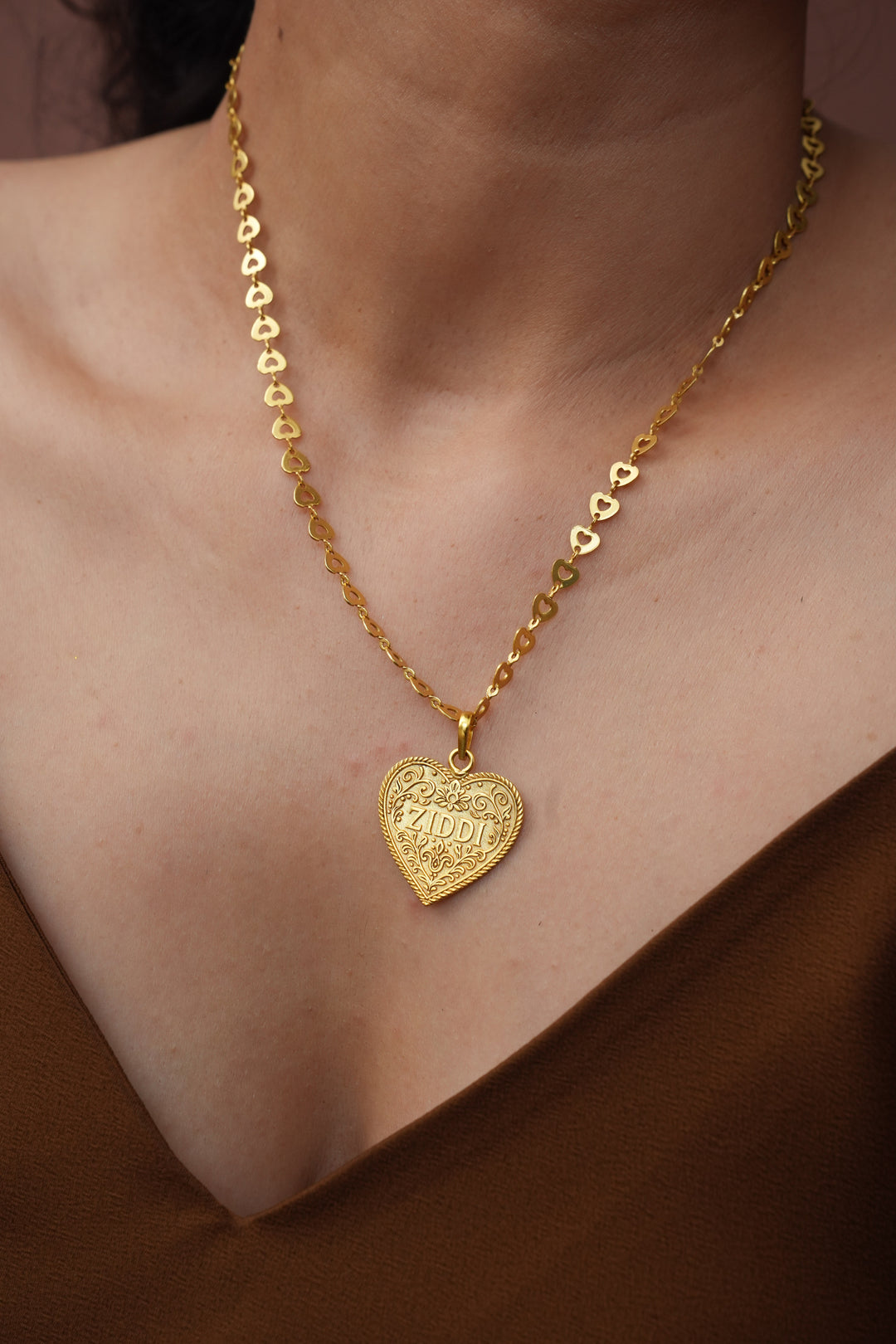 
                  
                    Love Chain
                  
                