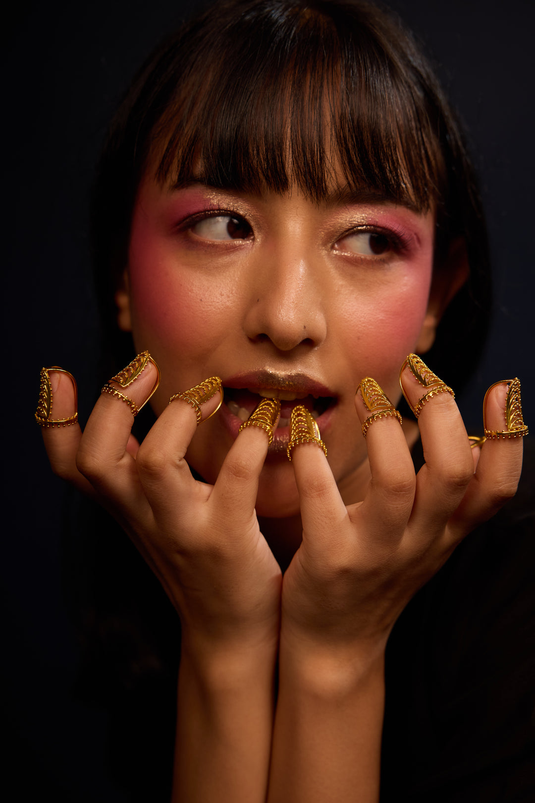 
                  
                    Lily nail ring
                  
                