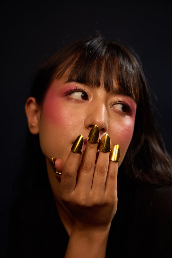 
                  
                    Paro nail ring
                  
                