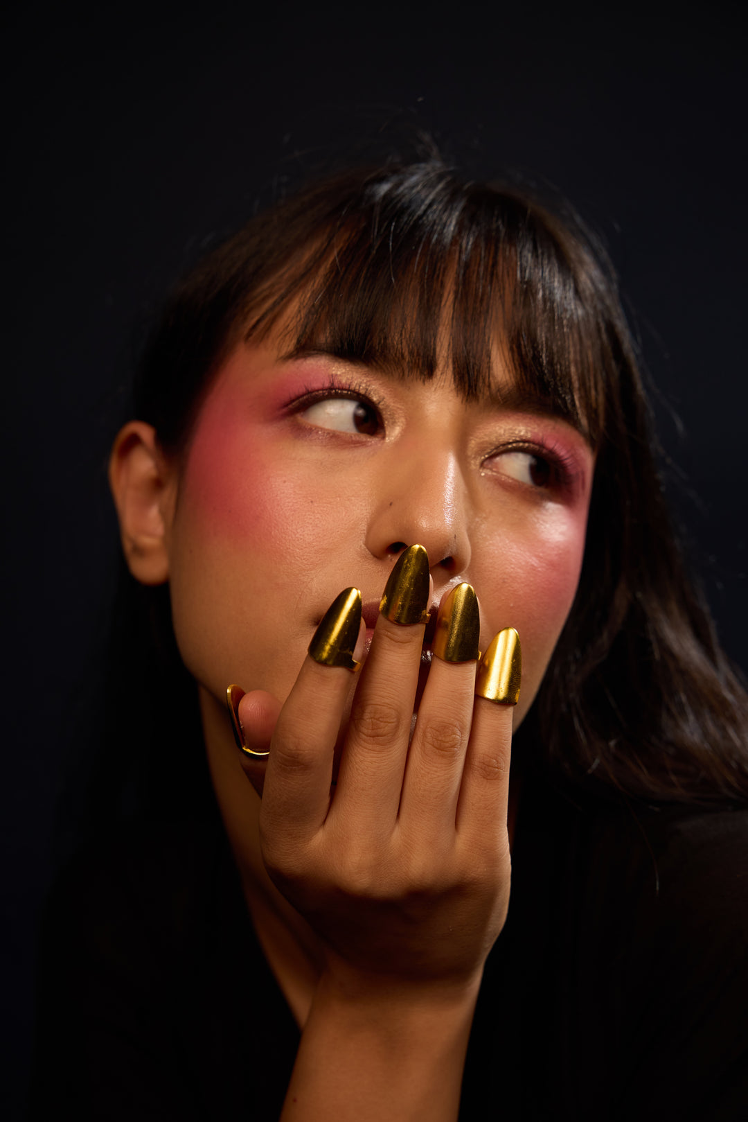 
                  
                    Paro nail ring
                  
                