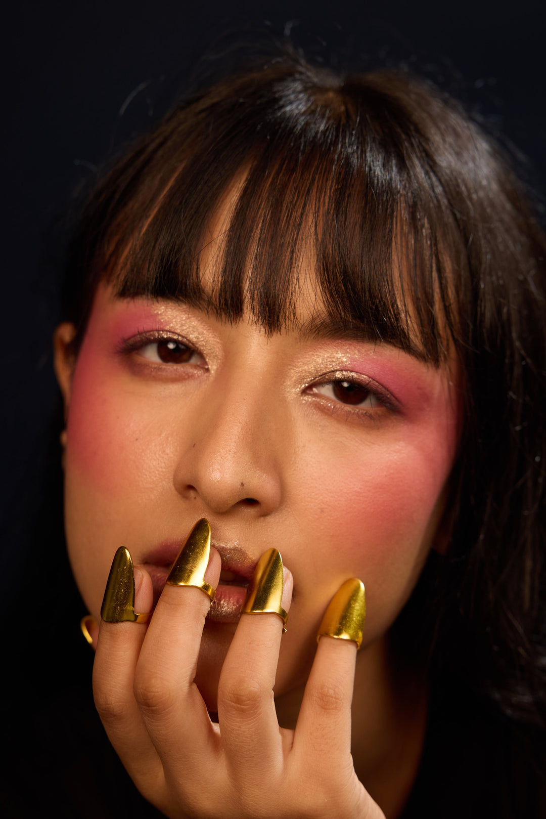
                  
                    Paro nail ring
                  
                