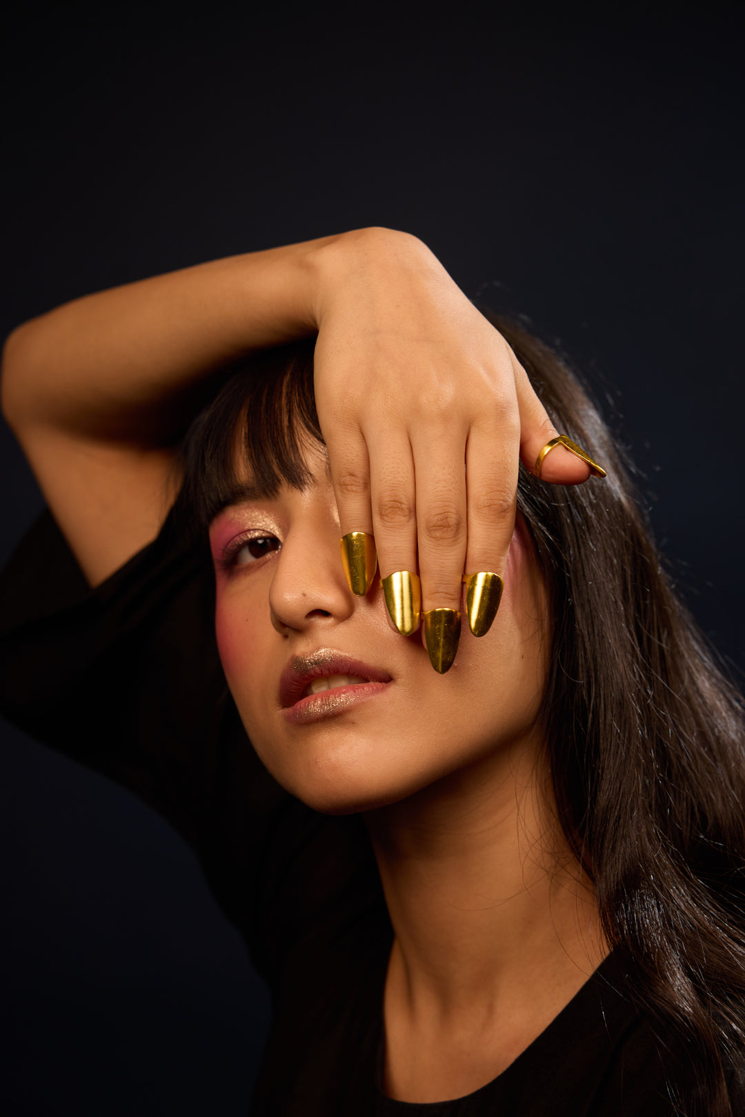 
                  
                    Paro nail ring
                  
                