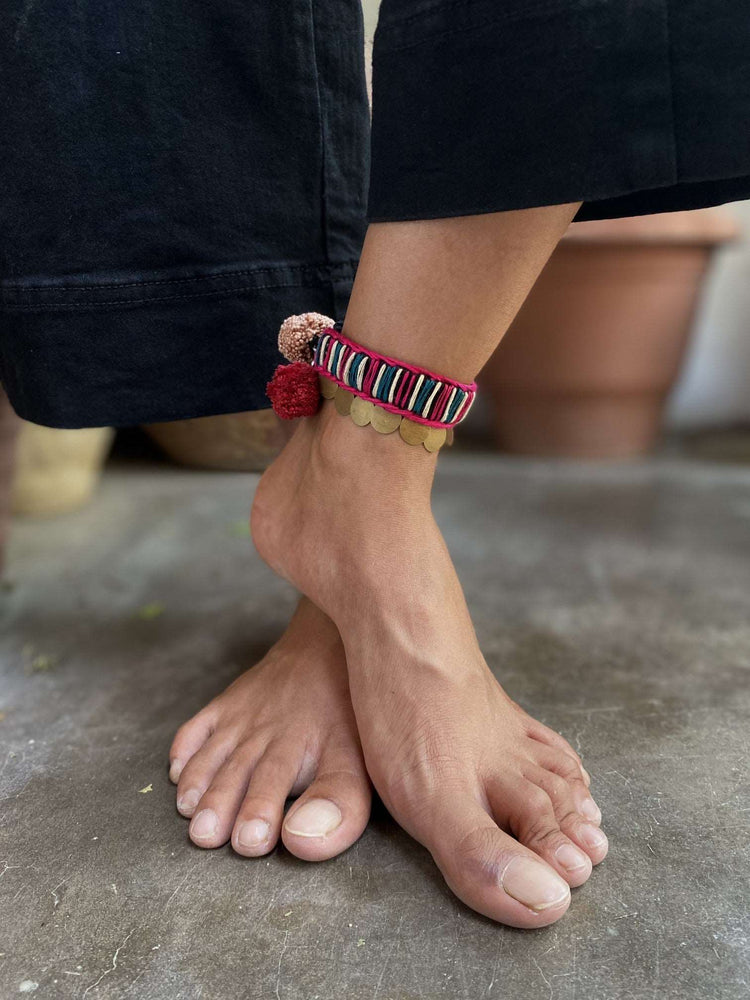 
                  
                    Lehariyo anklet
                  
                