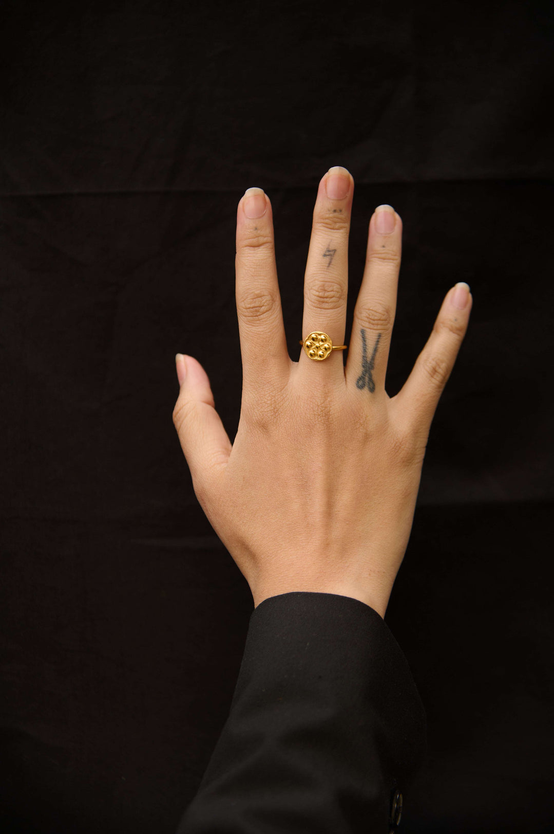 
                  
                    Gul Ring
                  
                