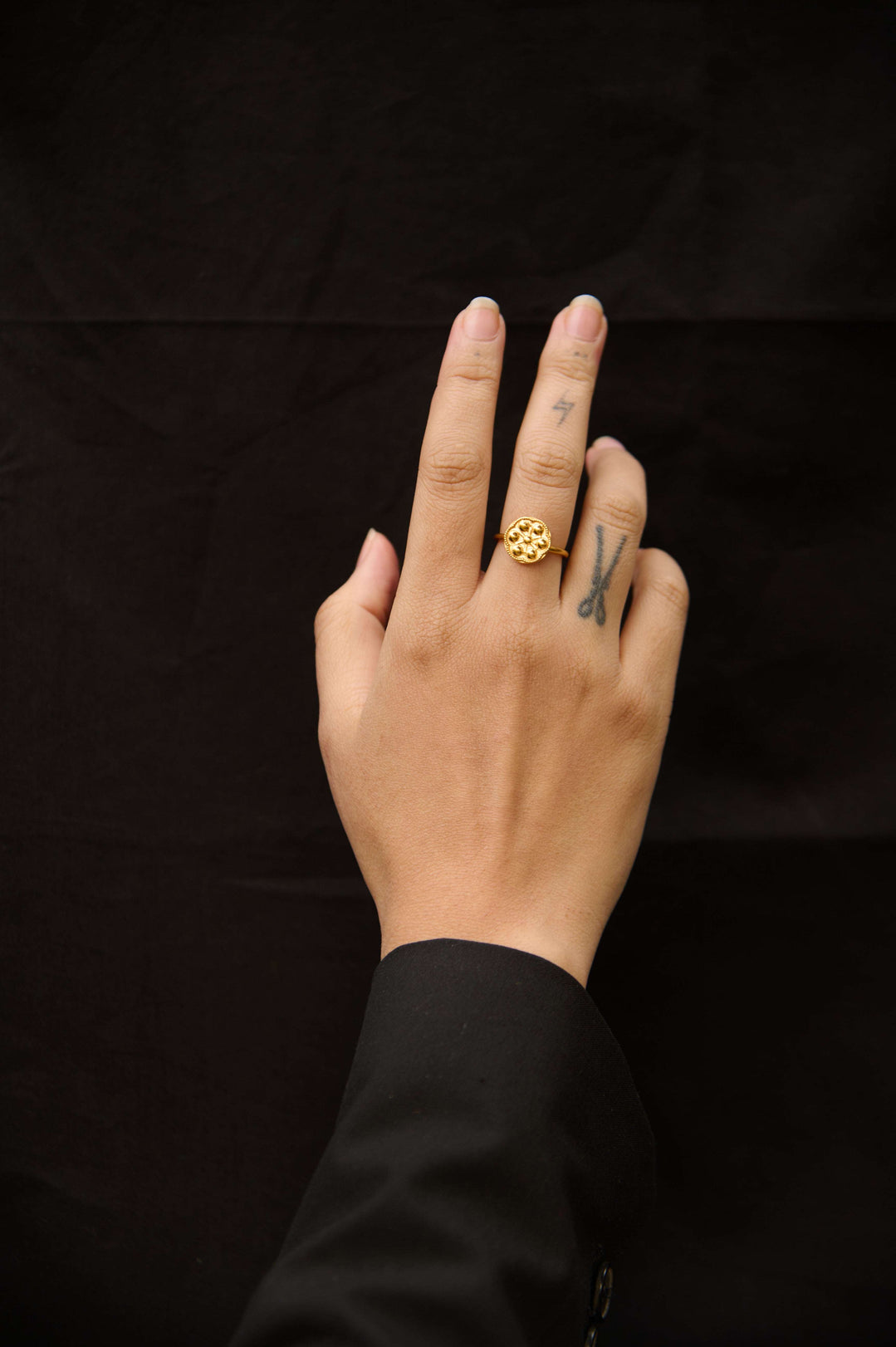 
                  
                    Gul Ring
                  
                