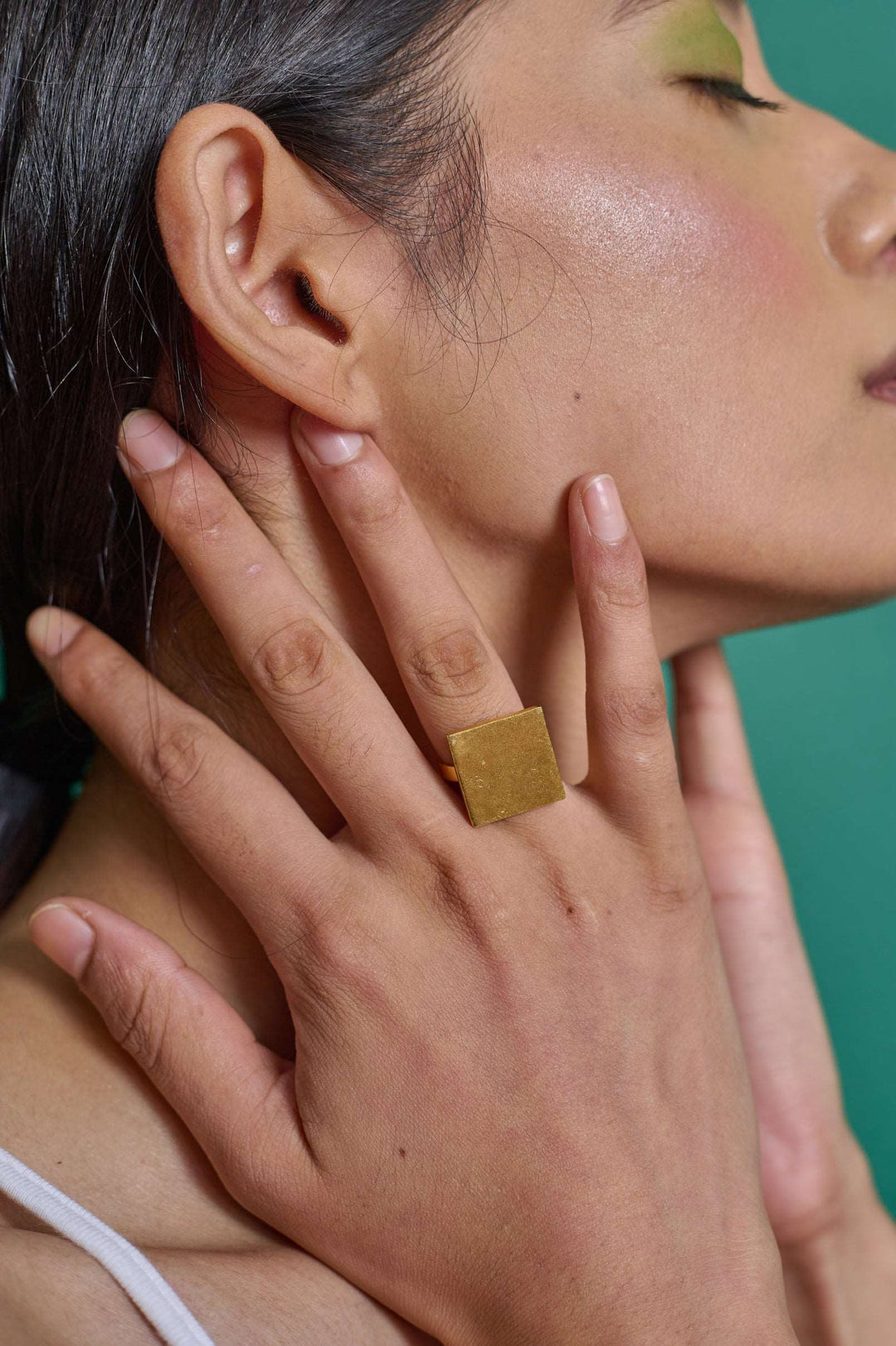 
                  
                    Chokor Ring
                  
                